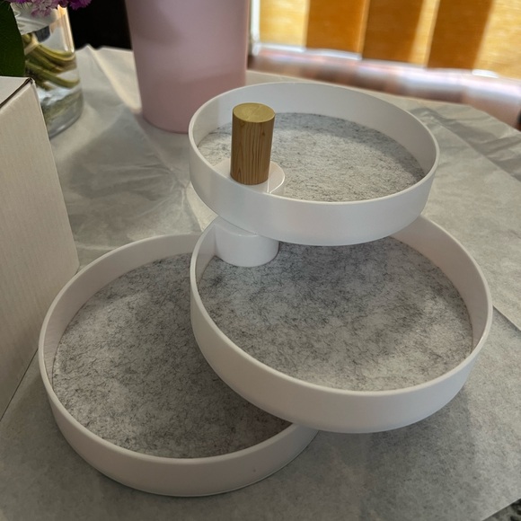 The2Bandits, Tiered Catchall Jewelry Tray - Picture 2 of 3